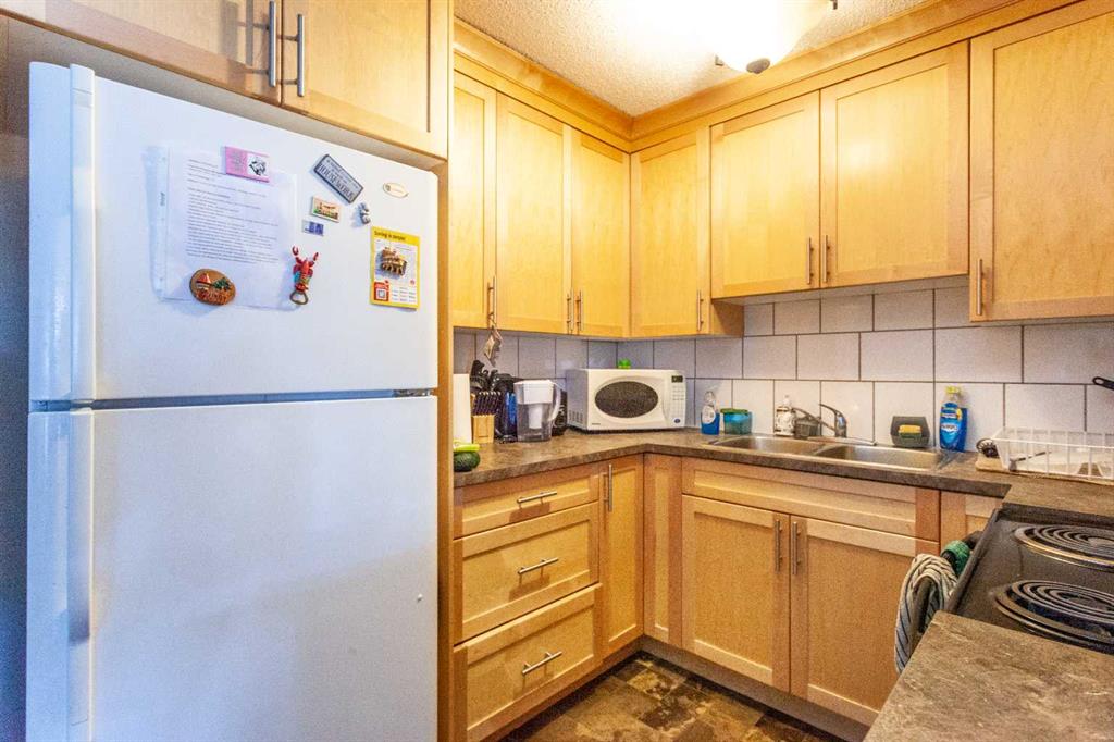 Picture for 207B, 295 Columbia Boulevard W