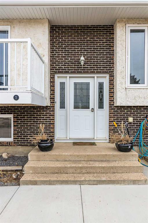 Picture for 7 Valleyview Drive SW