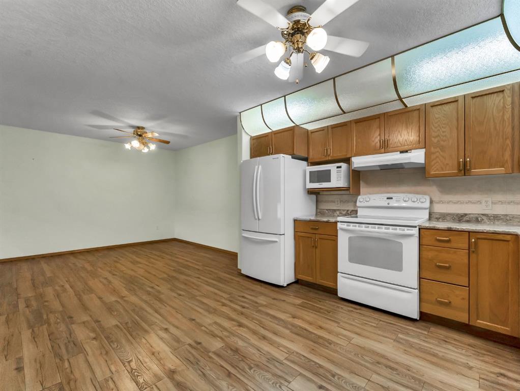 Picture for 412, 1535 Southview Drive SE