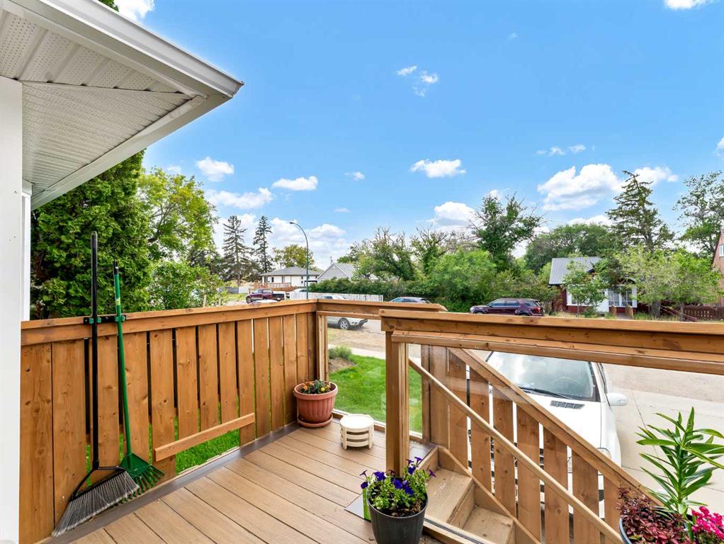 Picture for 215 4 Street SE
