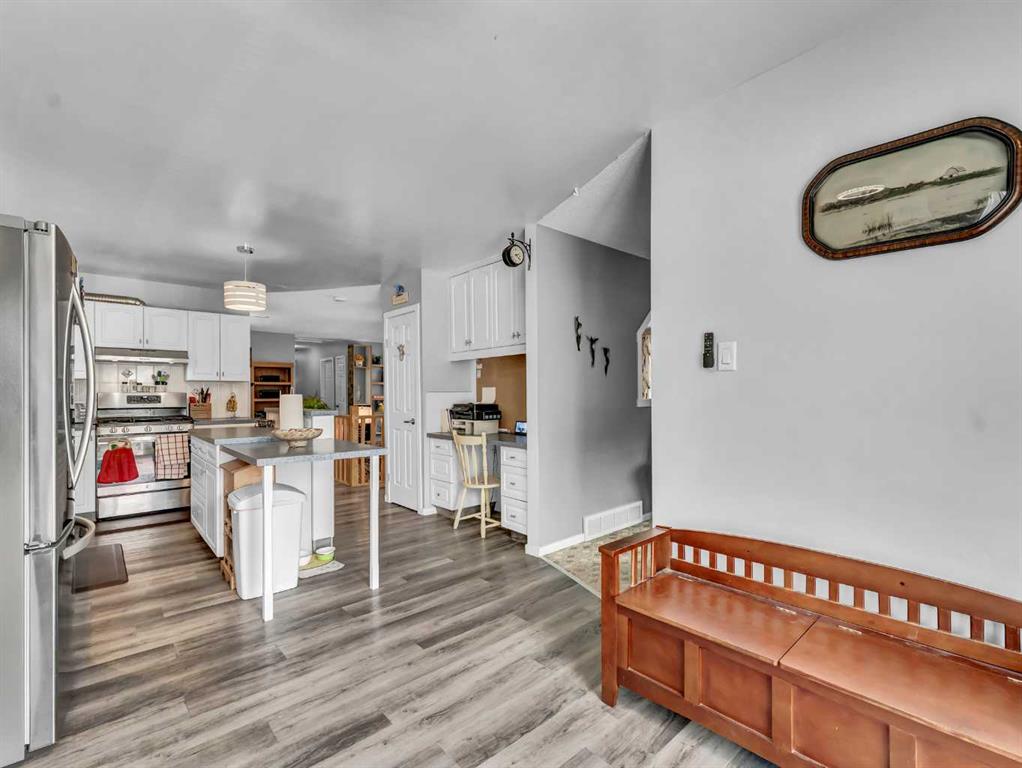 Picture for 215 4 Street SE