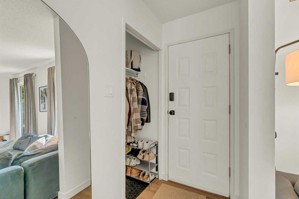 Picture for 10 Hayward Court NE