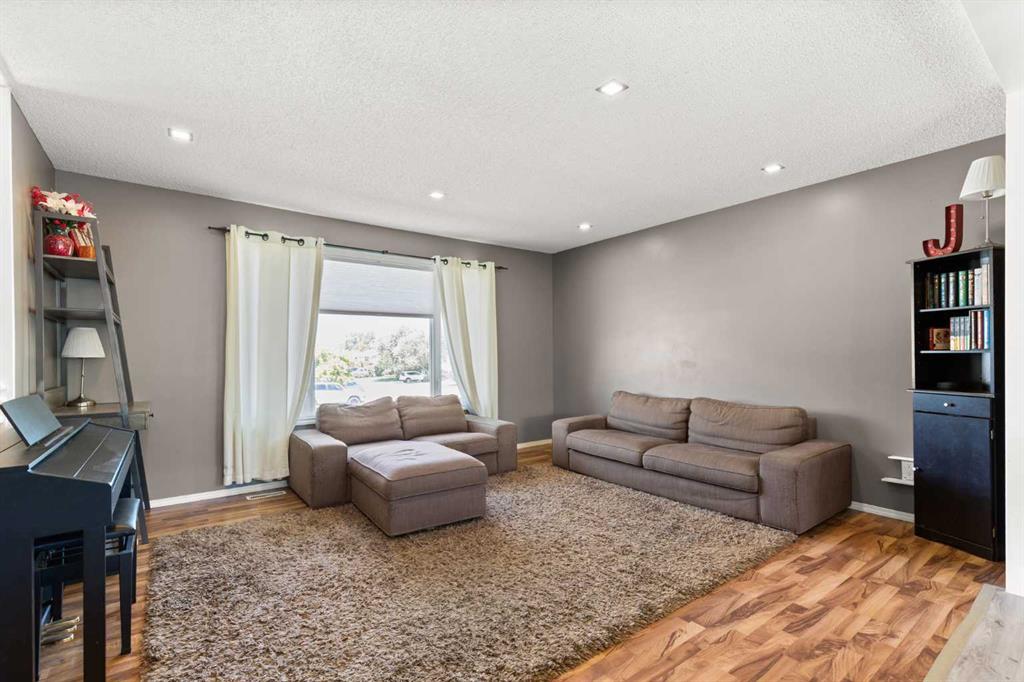 Picture for 456 Sissons Crescent SE