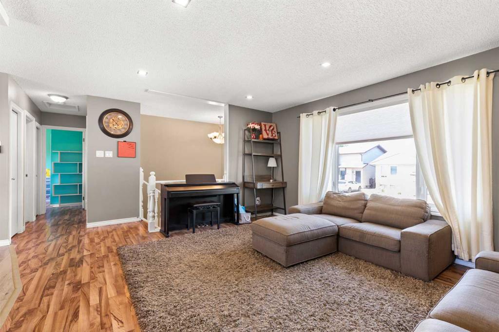Picture for 456 Sissons Crescent SE