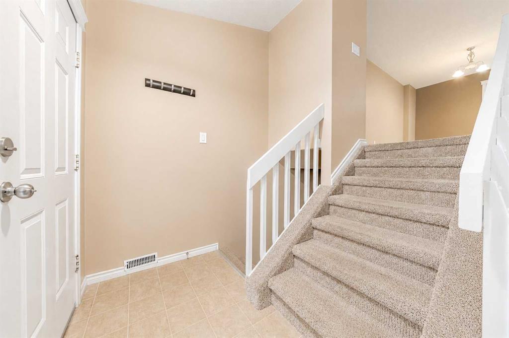 Picture for 107 Sprague Way SE