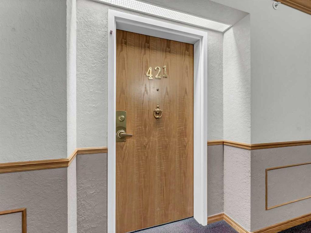 Picture for 421, 1535 Southview Drive SE