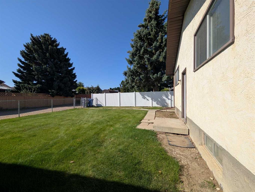 Picture for 19 Rae Crescent SE