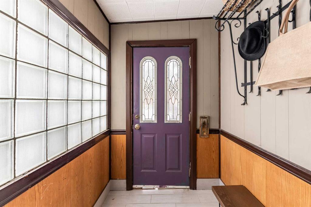 Picture for 176 1 Street SW