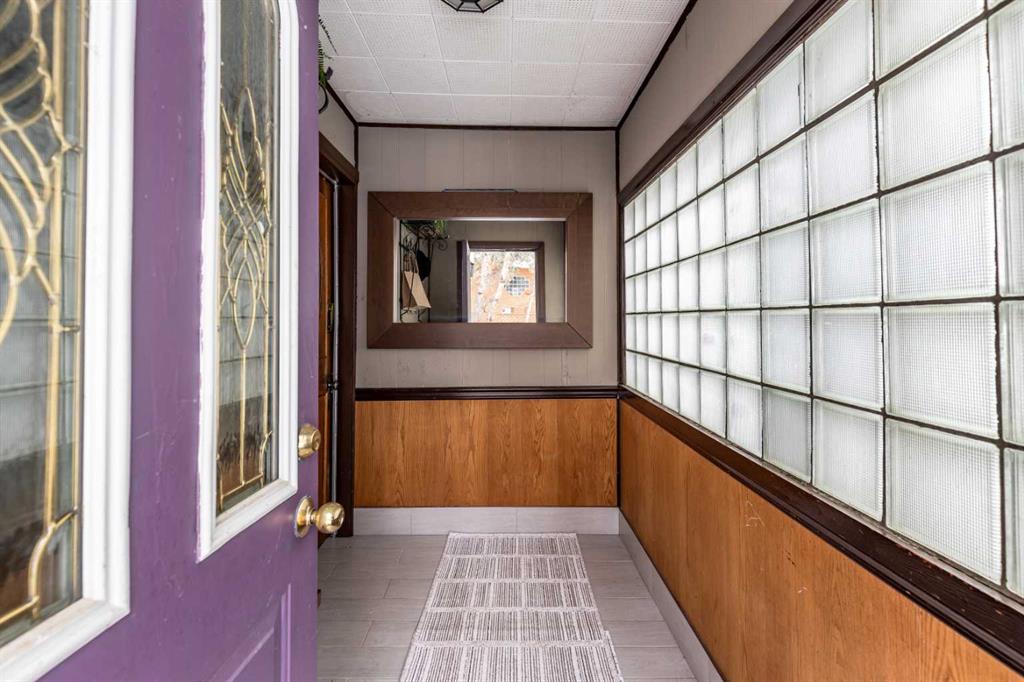 Picture for 176 1 Street SW