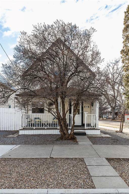 Picture for 839 Balmoral Street SE