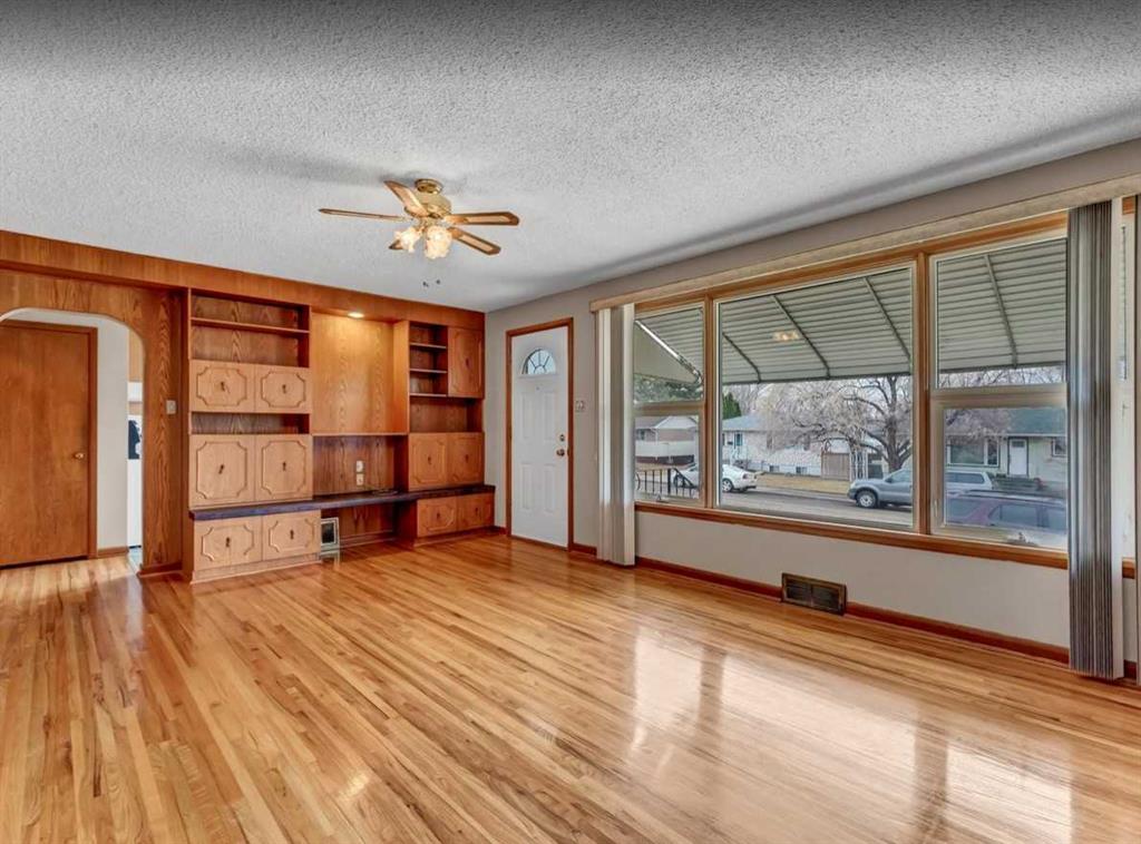 Picture for 338 12 Street SW