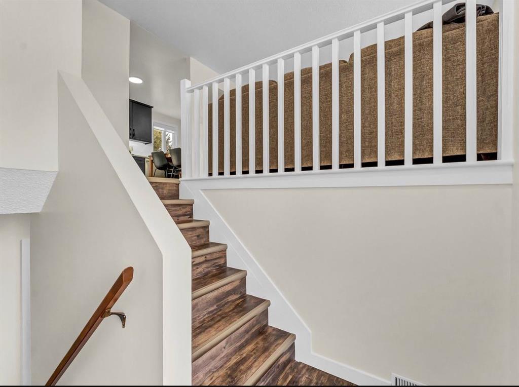 Picture for 537 18 Street NE