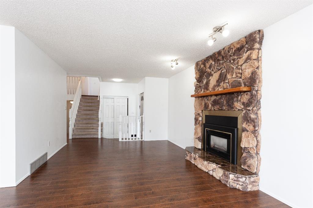 Picture for 118 Shaw Crescent SE