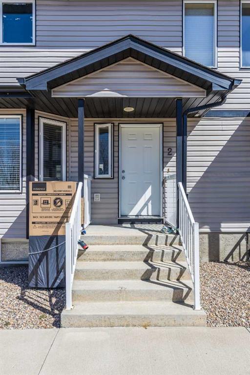 Picture for 2, 128 3 Street NE