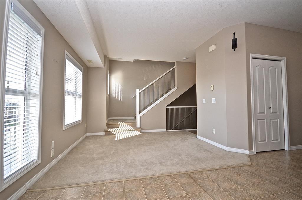 Picture for 10, 298 Somerset Way SE