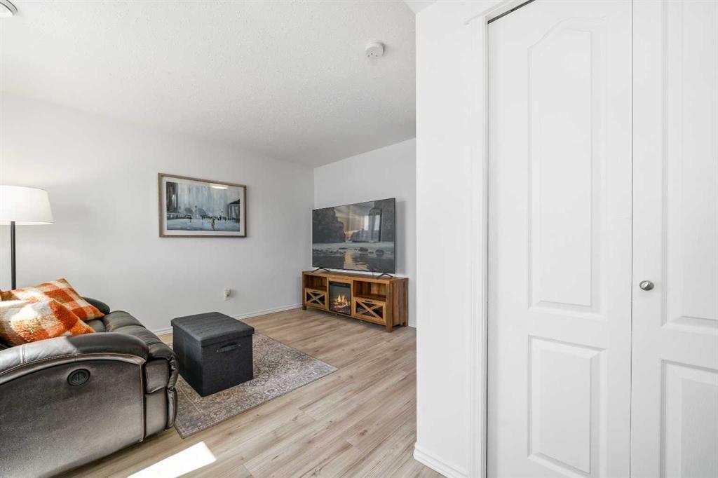 Picture for 248 Northlands Pointe NE