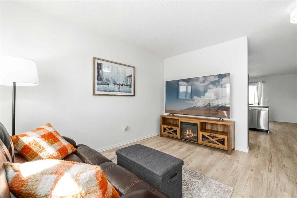 Picture for 248 Northlands Pointe NE