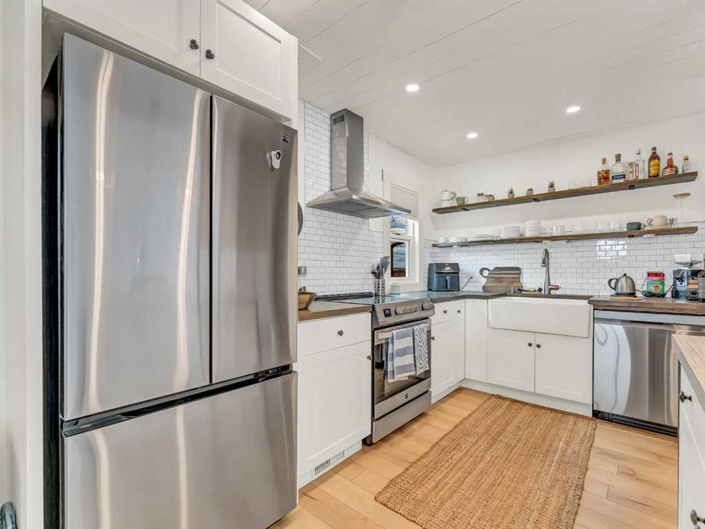 Picture for 167 12 Street SE