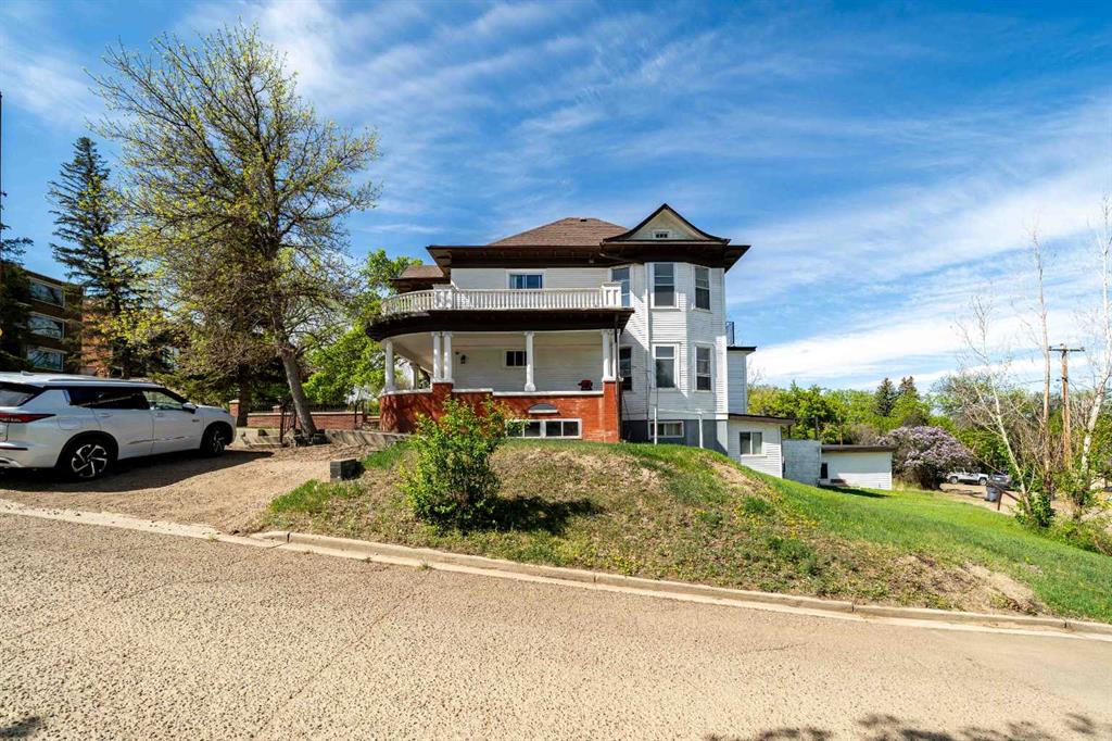 Picture for 106 3 Street SE
