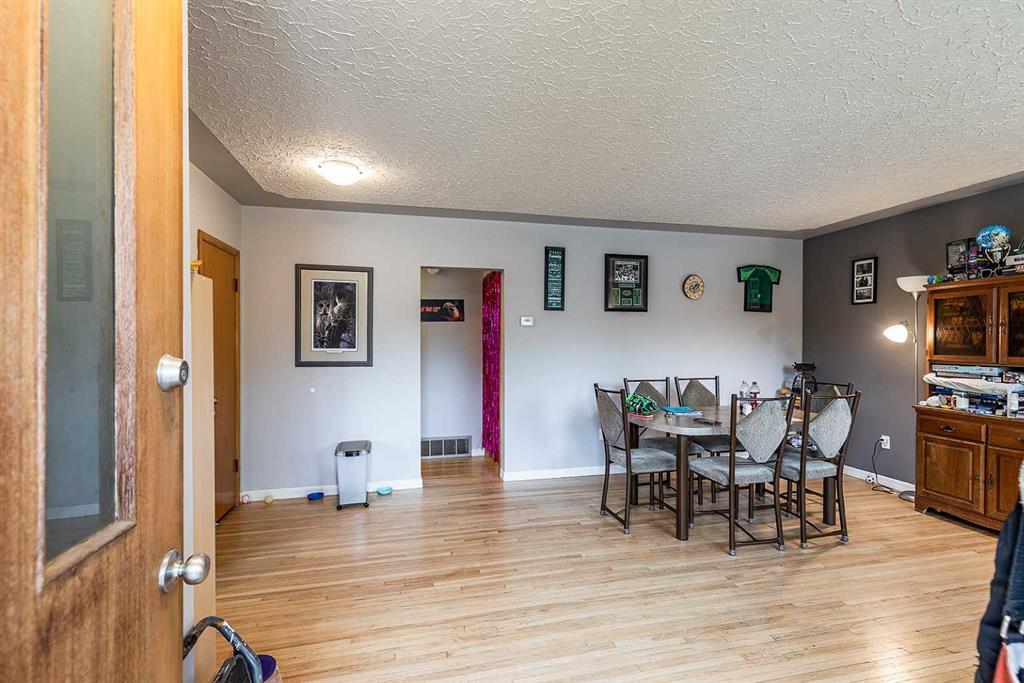 Picture for 549 2 Street NE