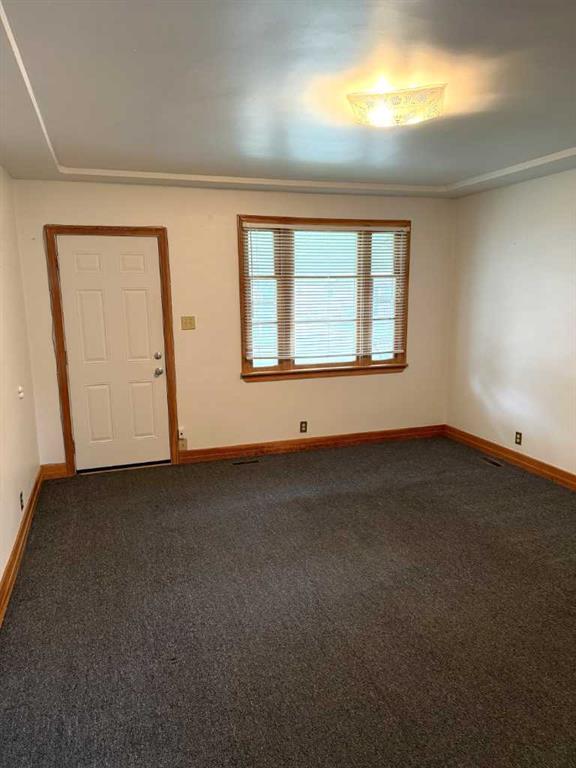 Picture for 46 2 Street NW