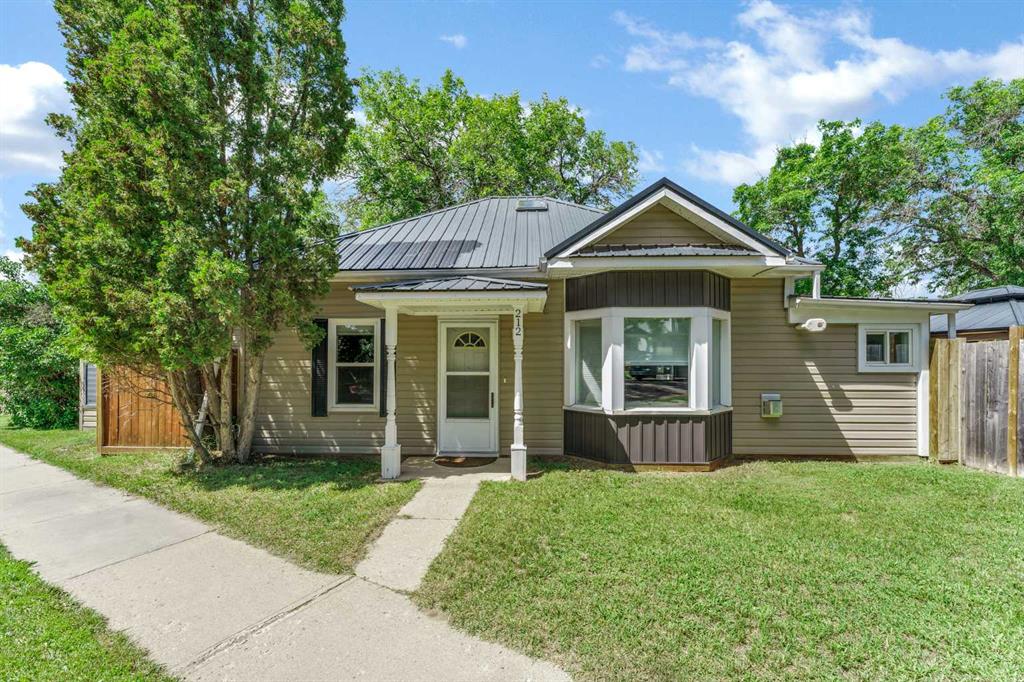 Picture for 212 6 Street SE