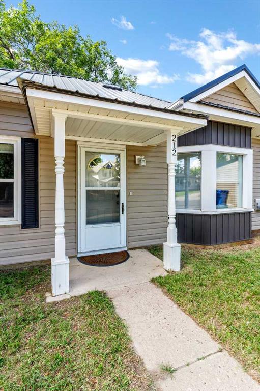 Picture for 212 6 Street SE