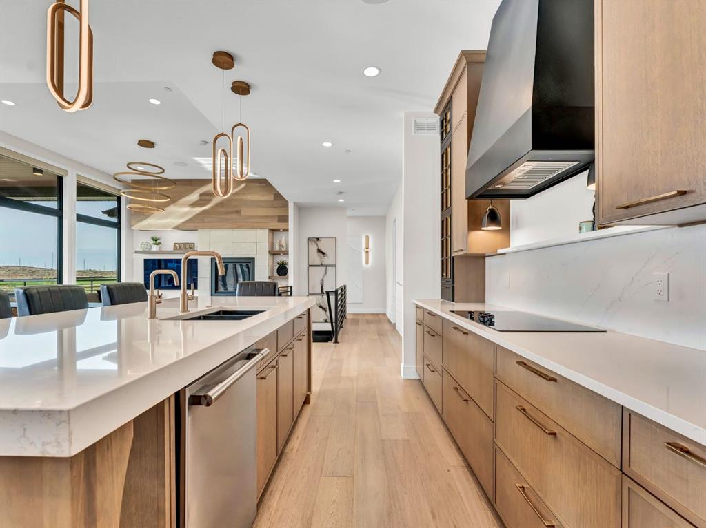 Picture for 51 Coulee Ridge Drive SW https://www.cirrealty.ca/reb/mhreb/9/A2261229_11.jpg