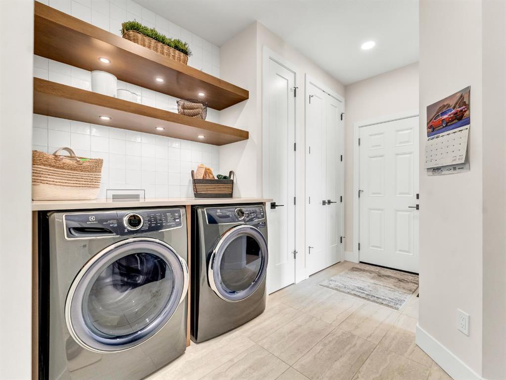 Picture for 51 Coulee Ridge Drive SW https://www.cirrealty.ca/reb/mhreb/9/A2261229_27.jpg