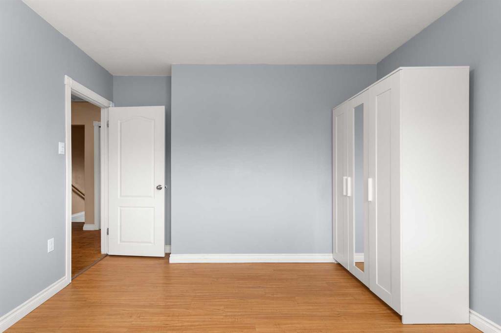 Picture for 417 2 Street SE https://www.cirrealty.ca/reb/mhreb/9/A2265349_19.jpg