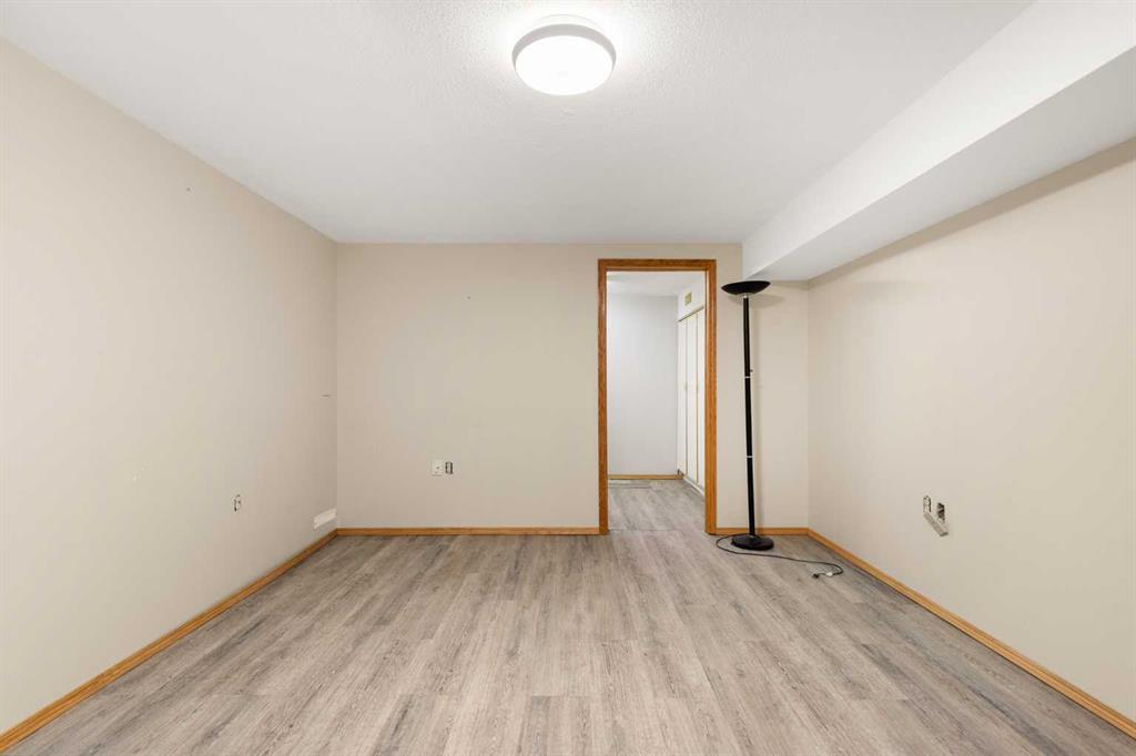 Picture for 417 2 Street SE https://www.cirrealty.ca/reb/mhreb/9/A2265349_30.jpg