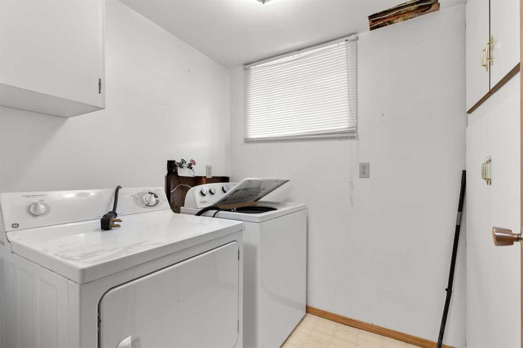Picture for 417 2 Street SE https://www.cirrealty.ca/reb/mhreb/9/A2265349_33.jpg