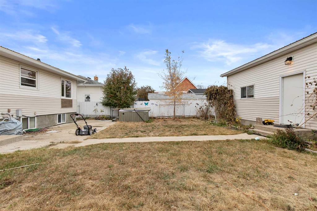 Picture for 417 2 Street SE https://www.cirrealty.ca/reb/mhreb/9/A2265349_38.jpg