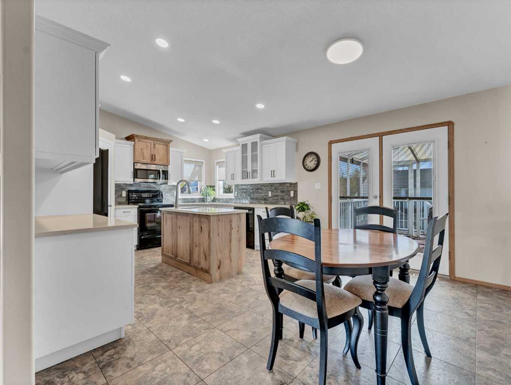 Picture for 35 Heritage Court NE https://www.cirrealty.ca/reb/mhreb/9/A2266619_10.jpg