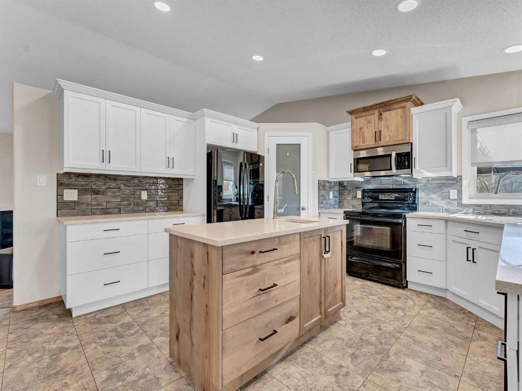 Picture for 35 Heritage Court NE https://www.cirrealty.ca/reb/mhreb/9/A2266619_12.jpg