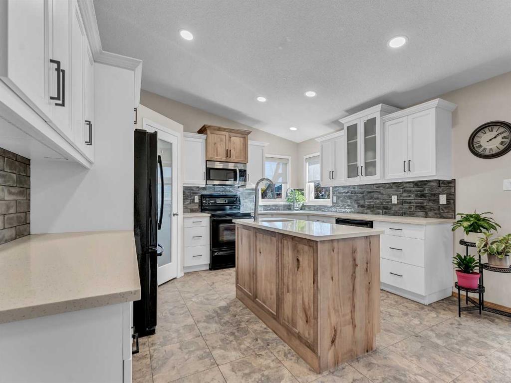 Picture for 35 Heritage Court NE https://www.cirrealty.ca/reb/mhreb/9/A2266619_13.jpg