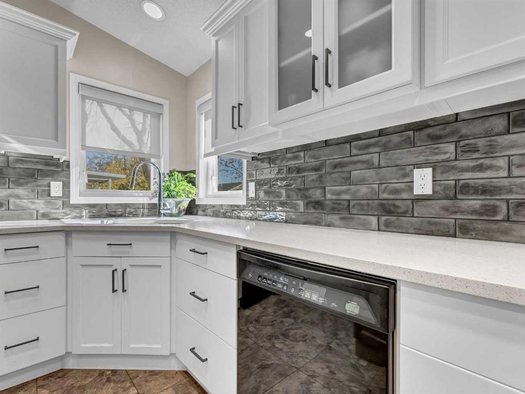 Picture for 35 Heritage Court NE https://www.cirrealty.ca/reb/mhreb/9/A2266619_17.jpg