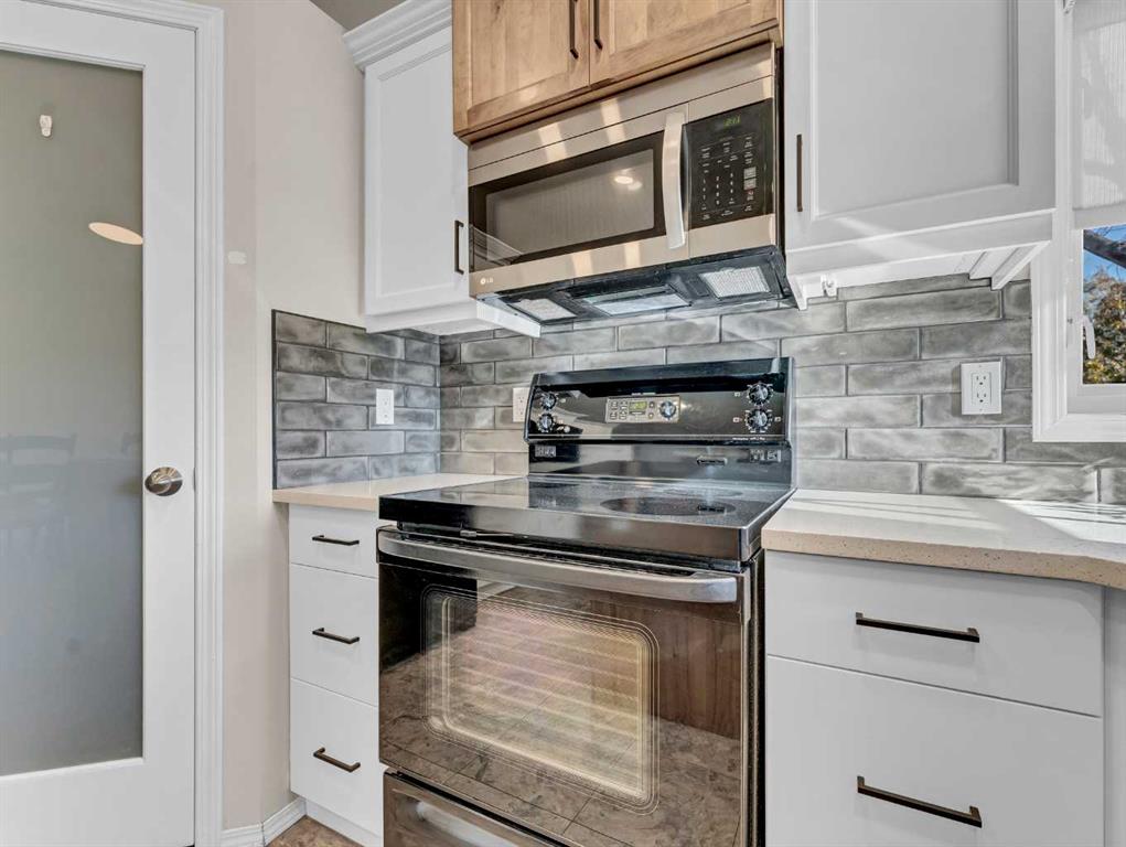 Picture for 35 Heritage Court NE https://www.cirrealty.ca/reb/mhreb/9/A2266619_18.jpg