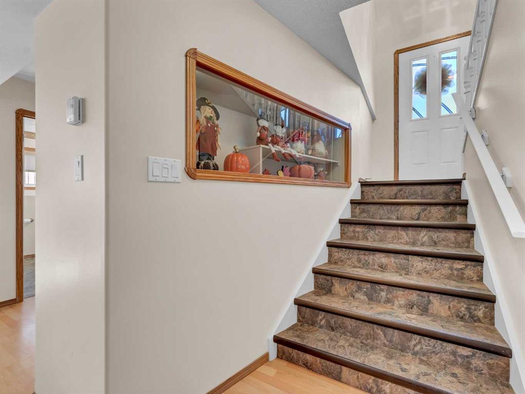 Picture for 35 Heritage Court NE https://www.cirrealty.ca/reb/mhreb/9/A2266619_28.jpg