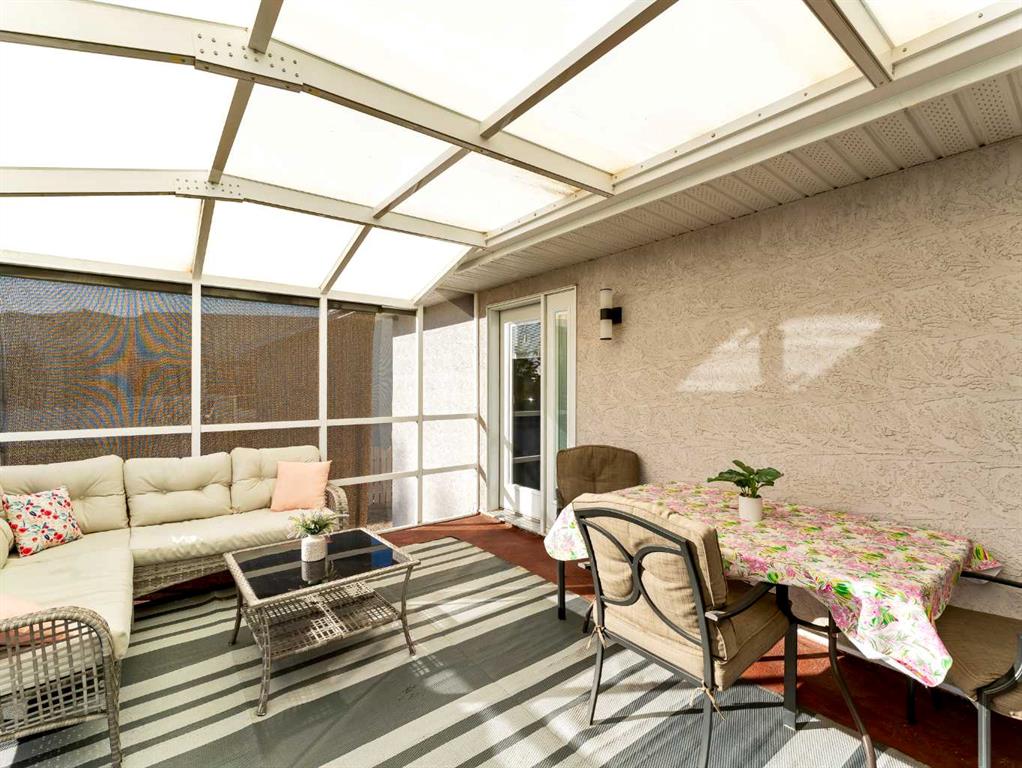 Picture for 35 Heritage Court NE https://www.cirrealty.ca/reb/mhreb/9/A2266619_43.jpg