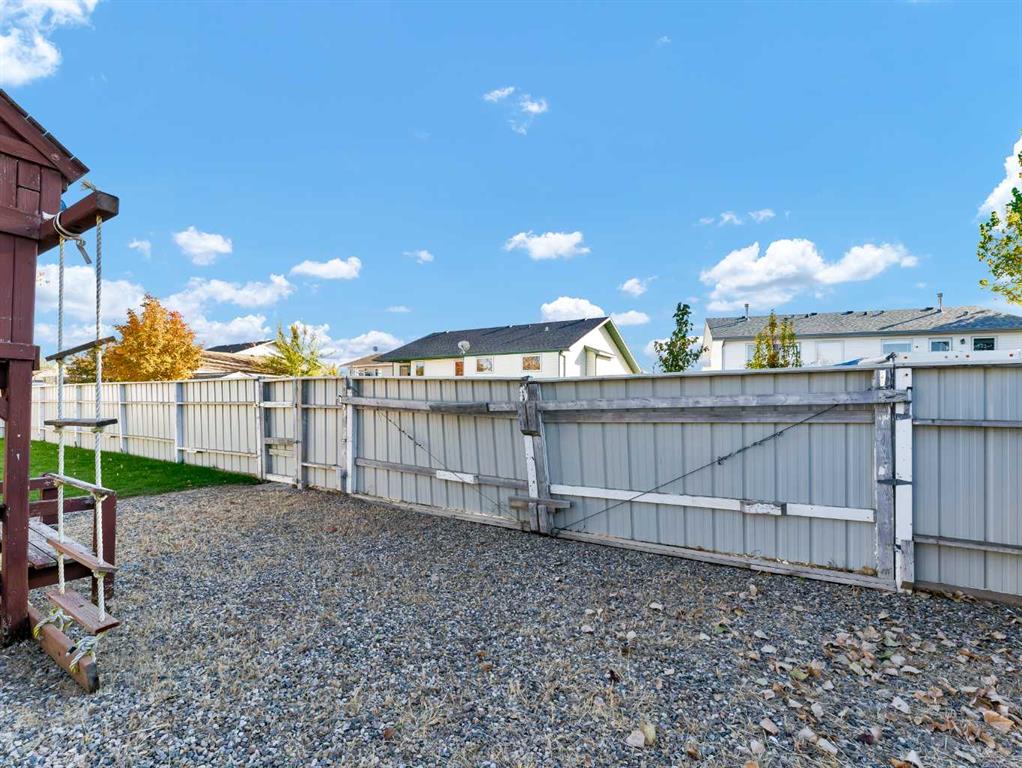 Picture for 35 Heritage Court NE https://www.cirrealty.ca/reb/mhreb/9/A2266619_48.jpg