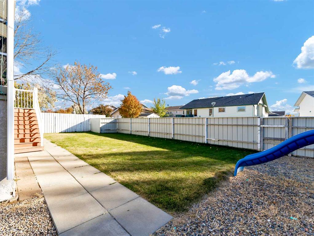 Picture for 35 Heritage Court NE https://www.cirrealty.ca/reb/mhreb/9/A2266619_49.jpg
