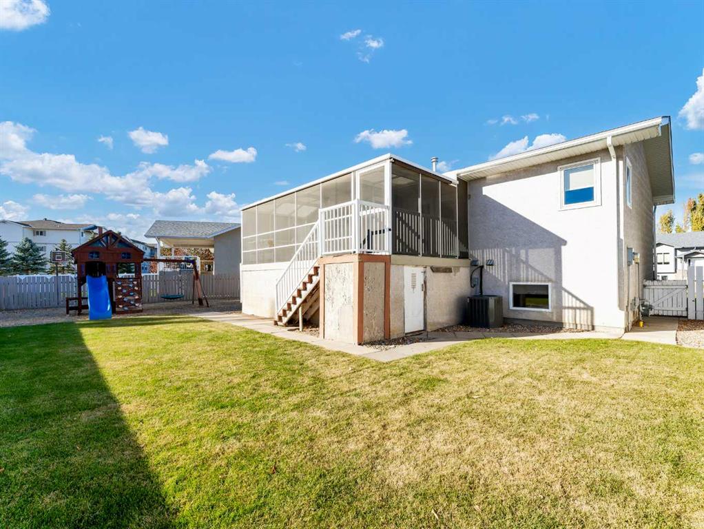 Picture for 35 Heritage Court NE https://www.cirrealty.ca/reb/mhreb/9/A2266619_50.jpg