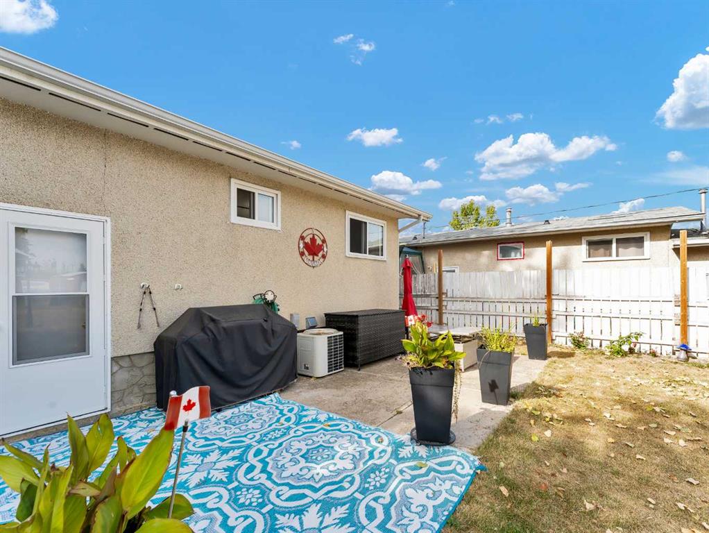 Picture for 805 1 Street SE https://www.cirrealty.ca/reb/mhreb/9/A2266629_34.jpg