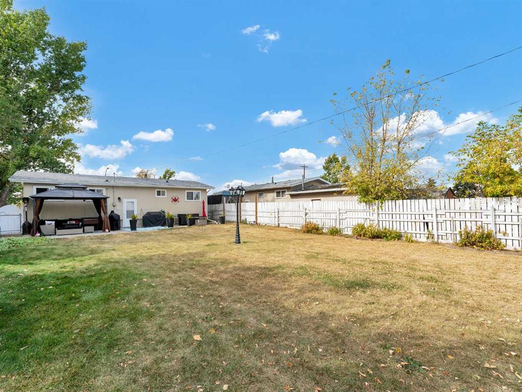 Picture for 805 1 Street SE https://www.cirrealty.ca/reb/mhreb/9/A2266629_44.jpg