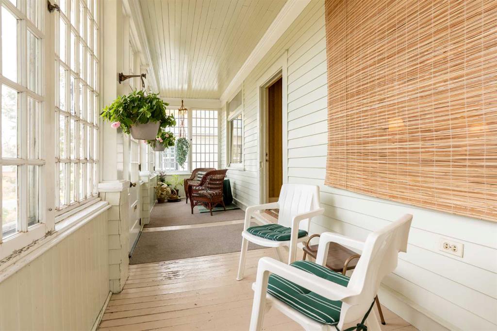 Picture for 61 2 Street SW Picture for 61 2 Street SW