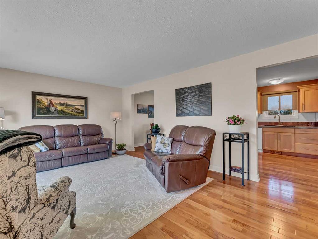 Picture for 264 Shepherd Crescent SE
