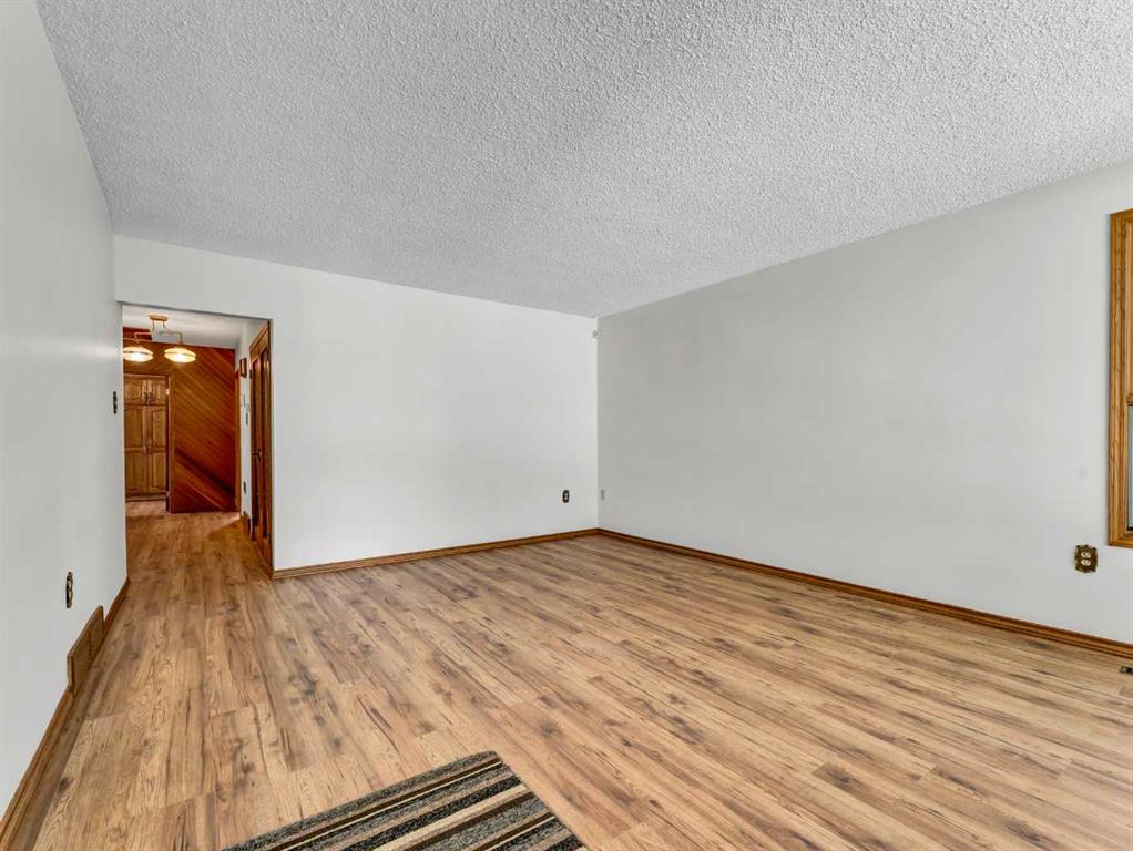 Picture for 913 5 Street SE