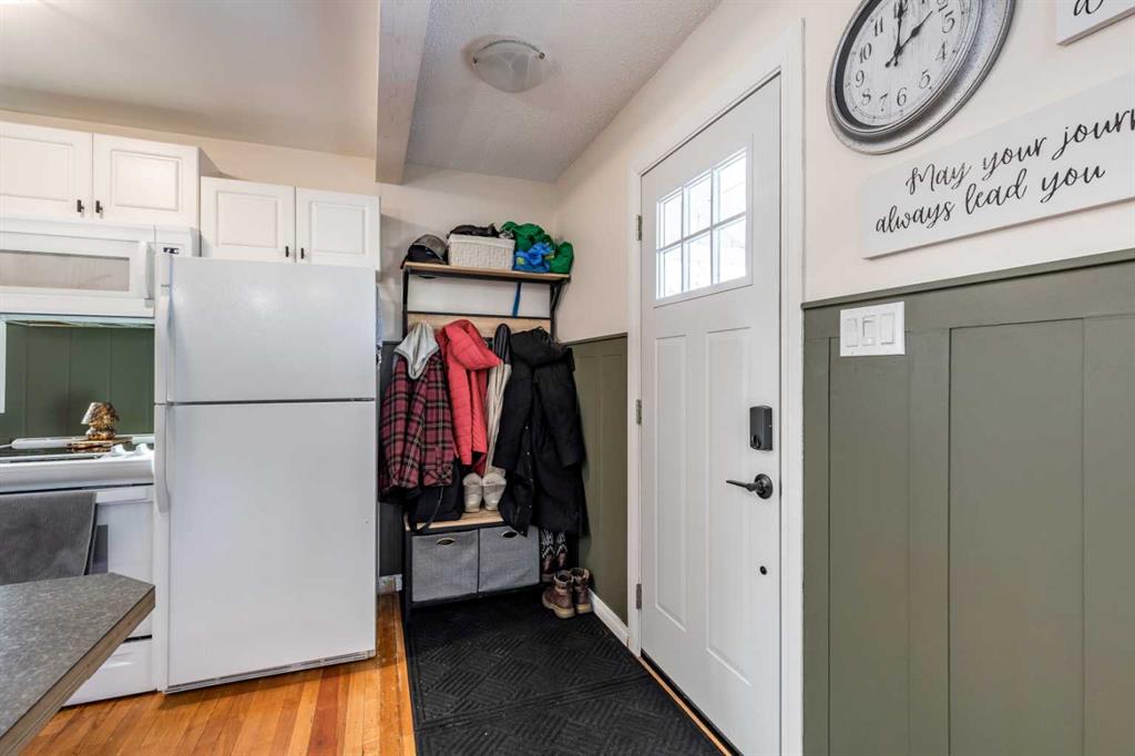 Picture for 35 8 Street SW