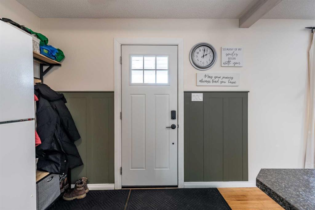 Picture for 35 8 Street SW